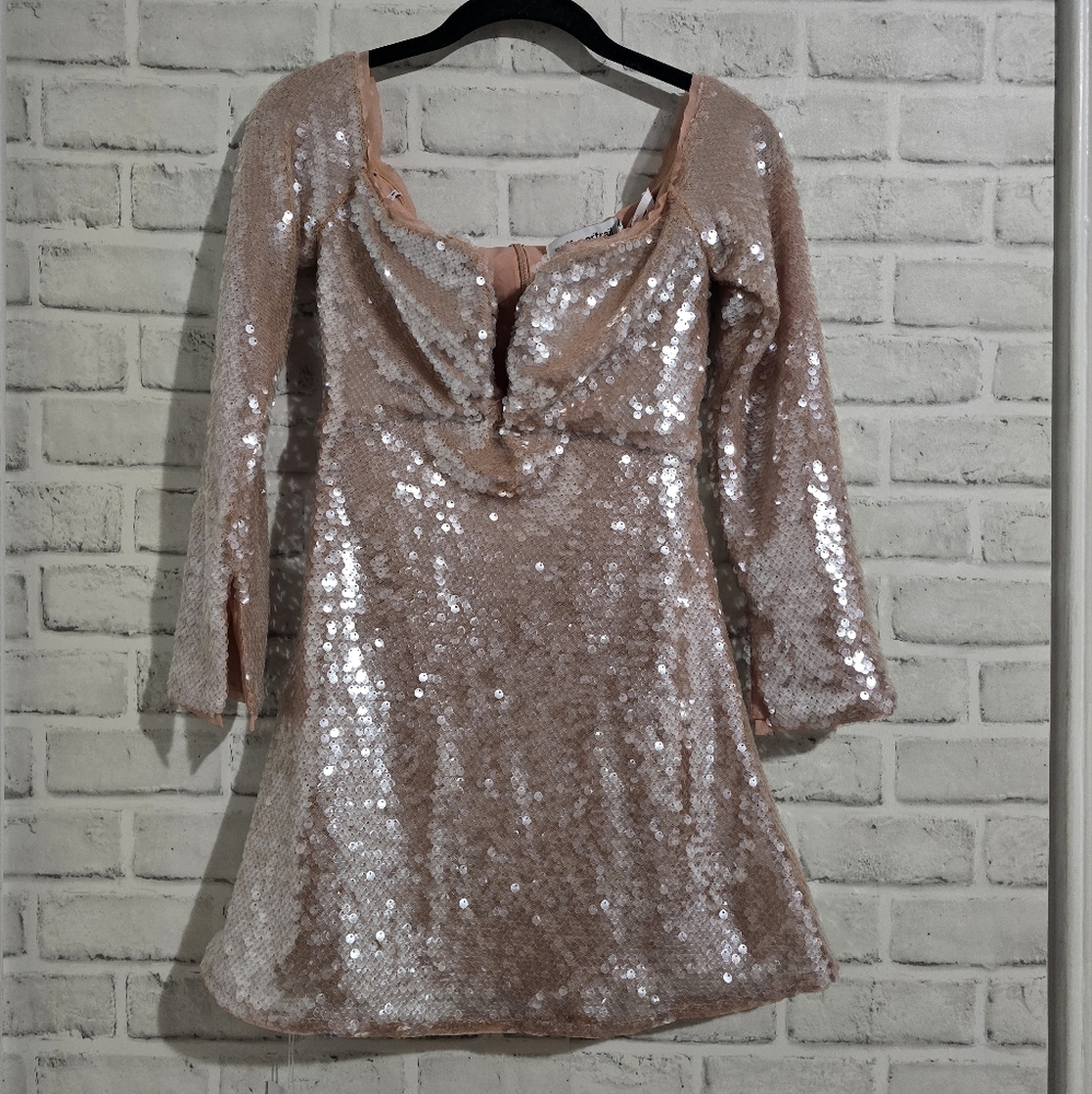 NEW Self Portrait Off The‎ Shoulder Sequin Mini Dress Beige Size 2 - Picture 6 of 13